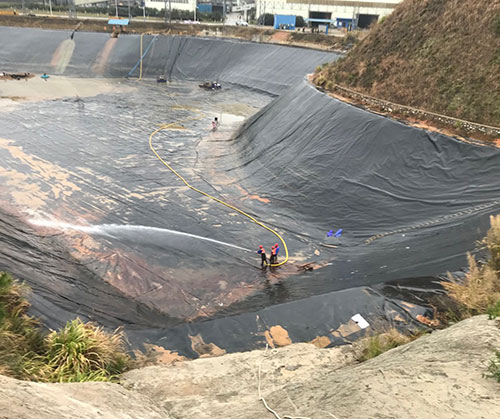 张家川废水池清理